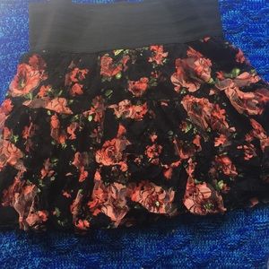 Mini skirt, black with rose pattern